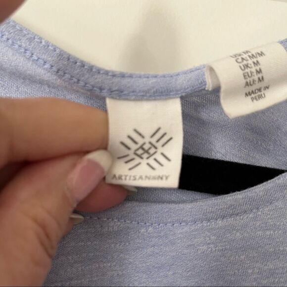 Artisan NY light blue scoop neck short sleeve tee. M - Picture 4 of 5